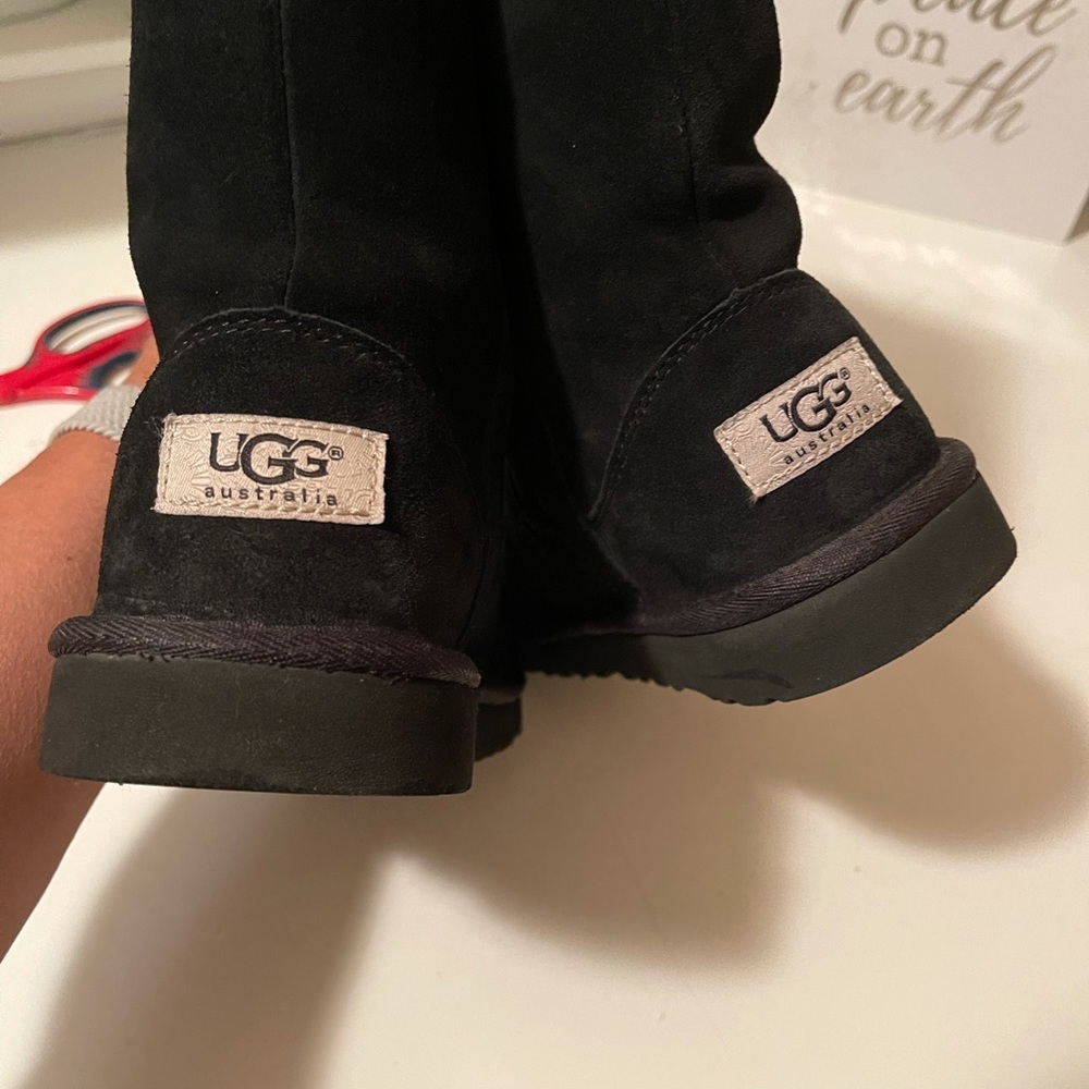 Ugg’s beautiful boots with very unique design - Picture 11 of 14